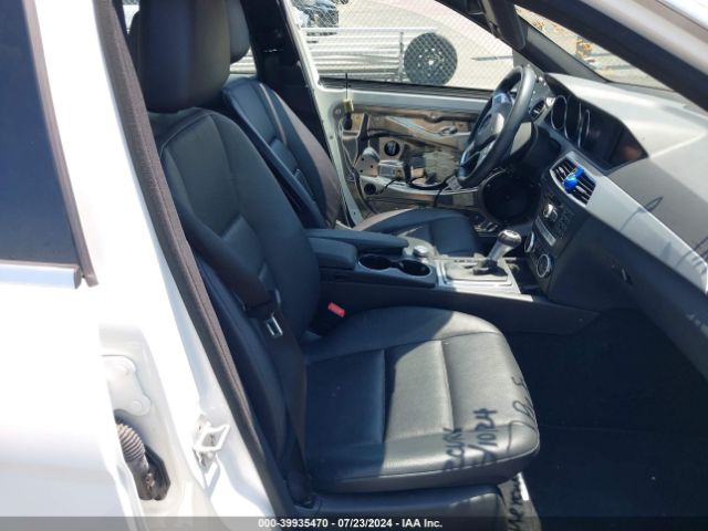 WDDGF4HB1ER302643 Mercedes-Benz C 250 Luxury/sport