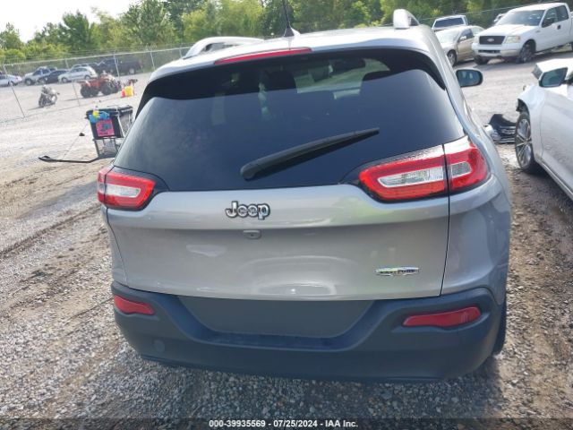 1C4PJLCB4GW297596 Jeep Cherokee Latitude