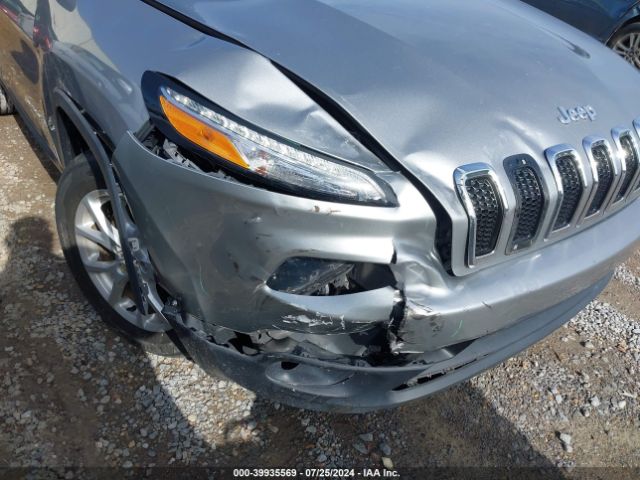 1C4PJLCB4GW297596 Jeep Cherokee Latitude