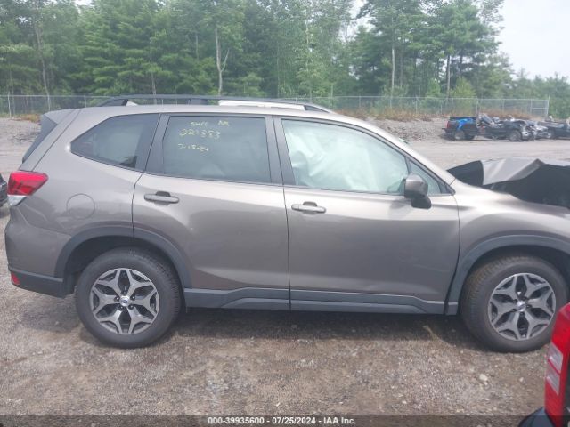 JF2SKAGC6KH461282 Subaru Forester Premium