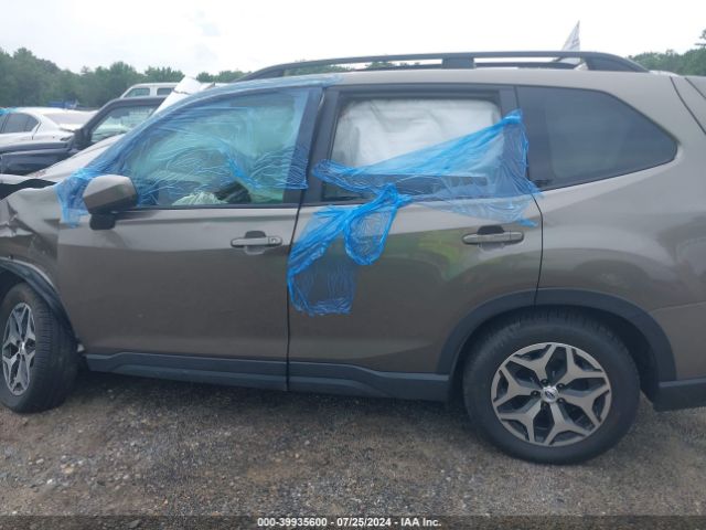 JF2SKAGC6KH461282 Subaru Forester Premium