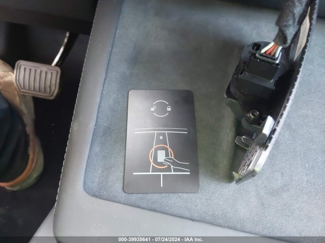 2024 TESLA MODEL 3 5YJ3E1EA1RF729404 Photo 10