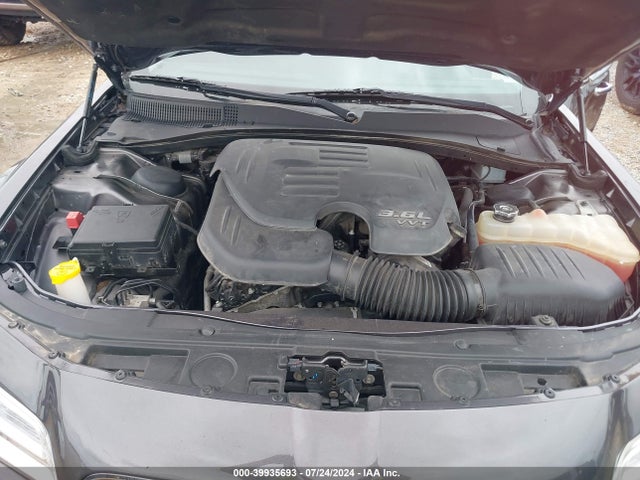 Chrysler 300C 2017 2C3CCAEG0HH552268 Image 10