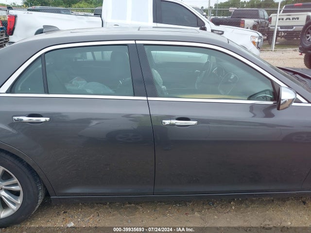 Chrysler 300C 2017 2C3CCAEG0HH552268 Image 13