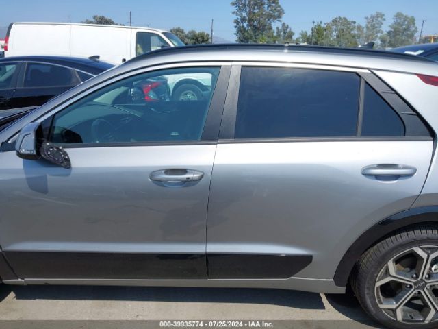 KNDCR3LEXP5033855 KIA Niro Ex Touring