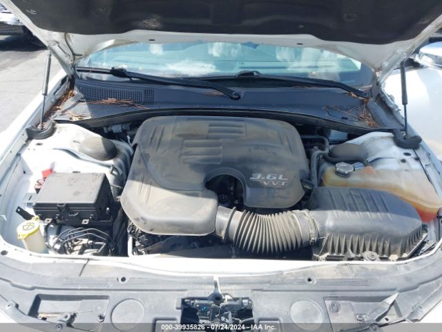 2C3CCAKGXJH304376 Chrysler 300 Limited Awd