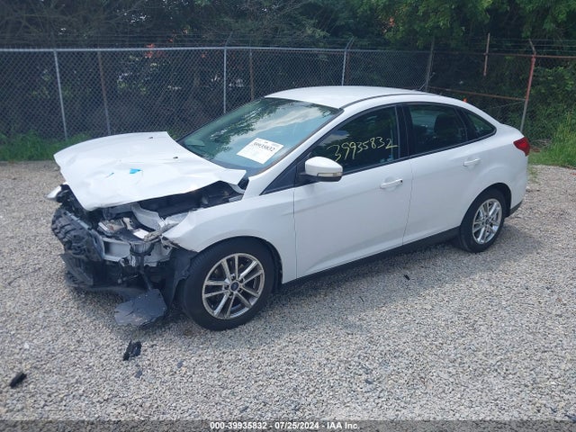Ford FOCUS SE 2017 1FADP3F20HL313167 Image 2