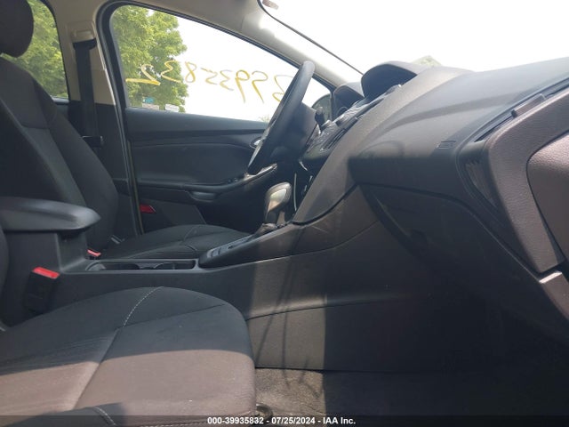 Ford FOCUS SE 2017 1FADP3F20HL313167 Image 5