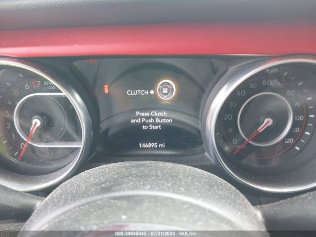 1C4HJXCG4JW279985 Jeep Wrangler Rubicon 4x4