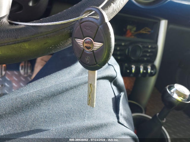2005 MINI COOPER S WMWRE33435TD92115 Photo 10
