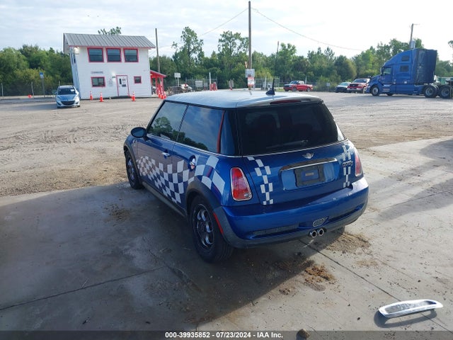 2005 MINI COOPER S WMWRE33435TD92115 Photo 2