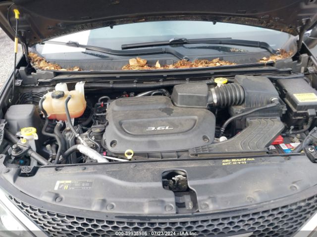 2C4RC1BG8JR109179 Chrysler Pacifica Touring L