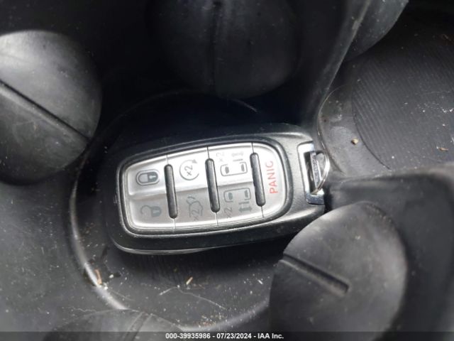 2C4RC1BG8JR109179 Chrysler Pacifica Touring L