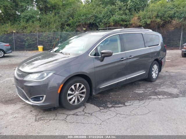 2C4RC1BG8JR109179 Chrysler Pacifica Touring L