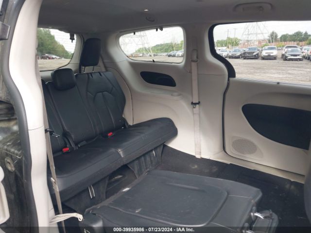 2C4RC1BG8JR109179 Chrysler Pacifica Touring L