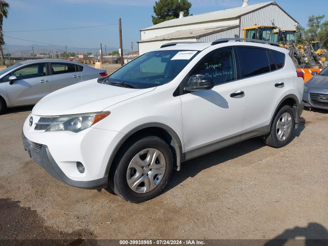Toyota RAV4 LE 2014 2T3ZFREV6EW114134 Image 2
