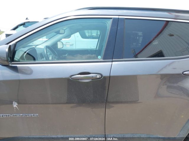 3C4NJCBB4KT637370 Jeep Compass Latitude