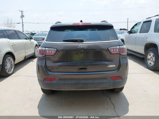 3C4NJCBB4KT637370 Jeep Compass Latitude