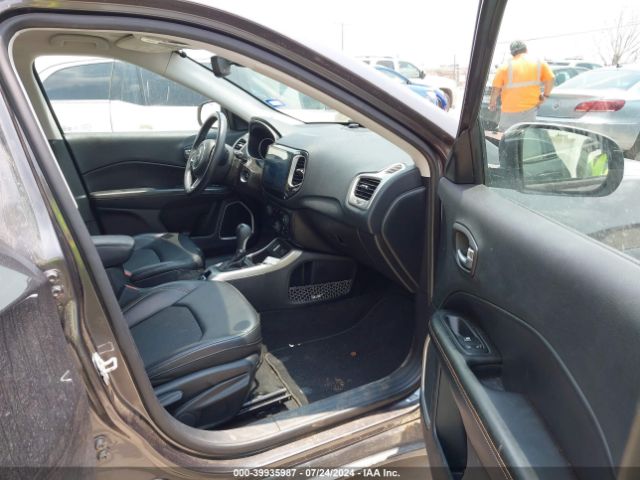 3C4NJCBB4KT637370 Jeep Compass Latitude