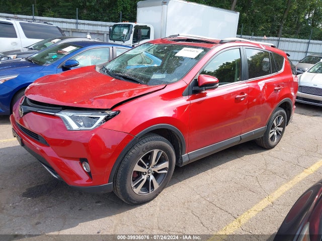 Toyota Rav4 Xle 2017 JTMRFREV8HJ125056 Image 2