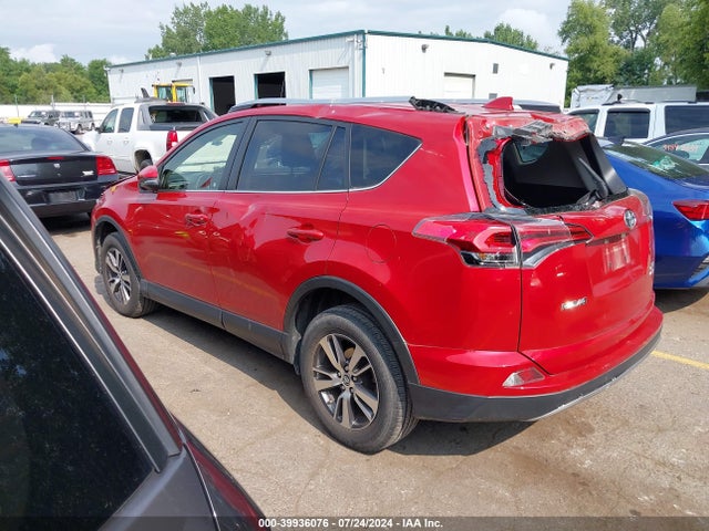 Toyota Rav4 Xle 2017 JTMRFREV8HJ125056 Image 3