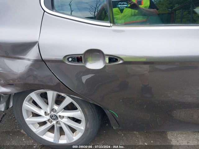 Toyota CAMRY LE 2022 4T1C11AK8NU673260 Image 21