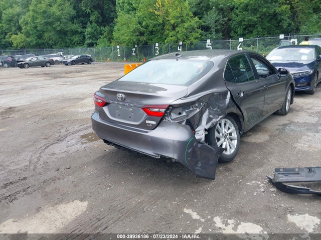 Toyota CAMRY LE 2022 4T1C11AK8NU673260 Image 4
