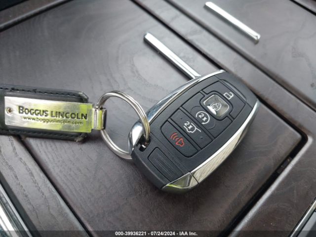 5LMJJ2HT2KEL02612 Lincoln Navigator Select