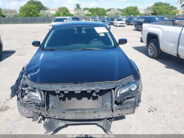 2C3CCAAG7KH601785 Chrysler 300 Touring