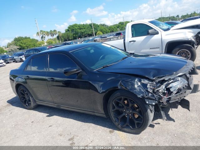 2C3CCAAG7KH601785 Chrysler 300 Touring