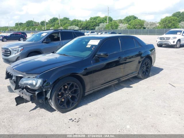 2C3CCAAG7KH601785 Chrysler 300 Touring