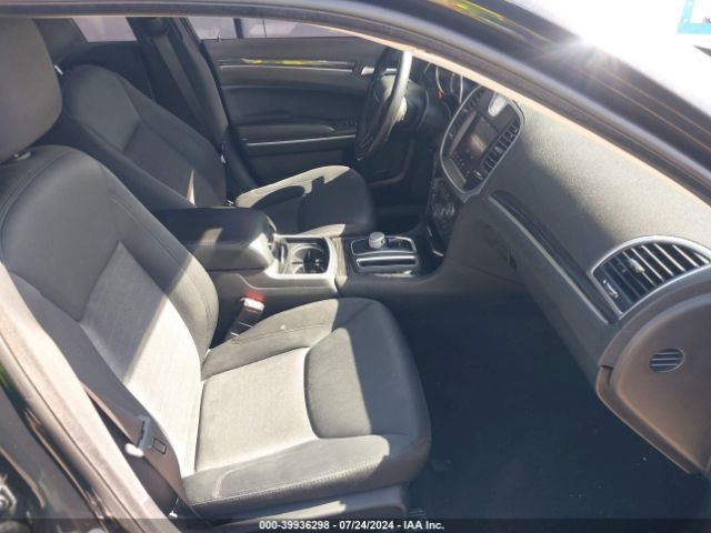 2C3CCAAG7KH601785 Chrysler 300 Touring