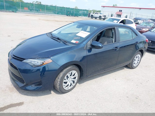 Toyota COROLLA LE 2018 2T1BURHE3JC964875 Image 2
