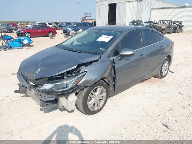 Chevrolet Cruze Lt Auto 2018 1G1BE5SM2J7217865 Image 2
