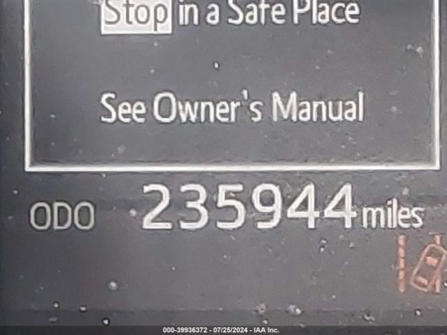 4T1B11HK5JU104782 Toyota CAMRY SE