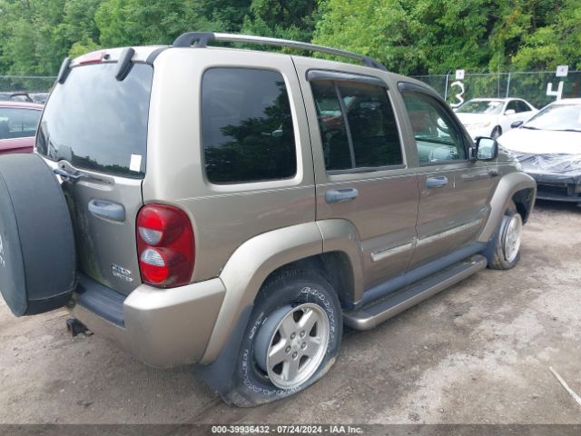 2005 JEEP LIBERTY 1J8GL58555W673463 Photo 3