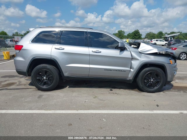 1C4RJEAG1HC685973 Jeep Grand Cherokee Laredo 4x2