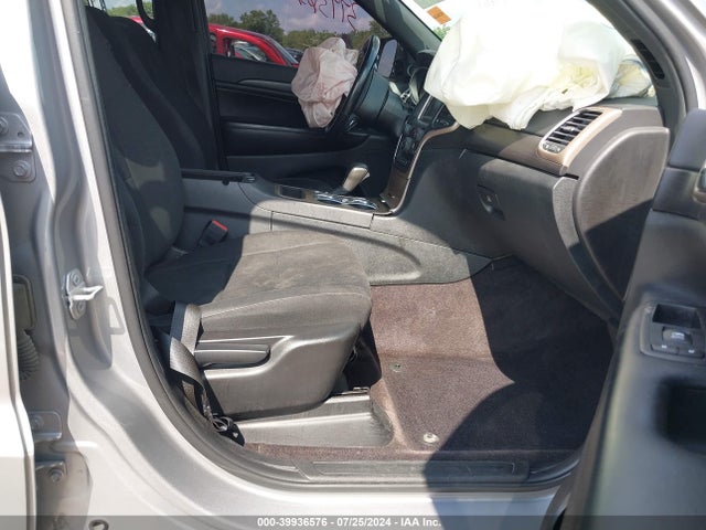 1C4RJEAG1HC685973 Jeep Grand Cherokee Laredo 4x2