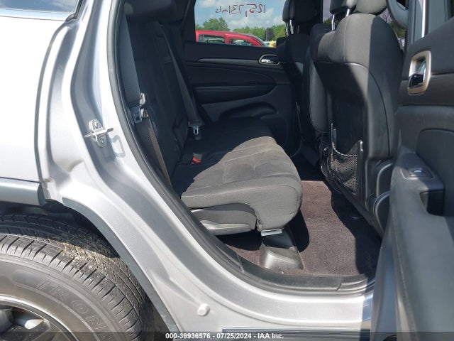 1C4RJEAG1HC685973 Jeep Grand Cherokee Laredo 4x2