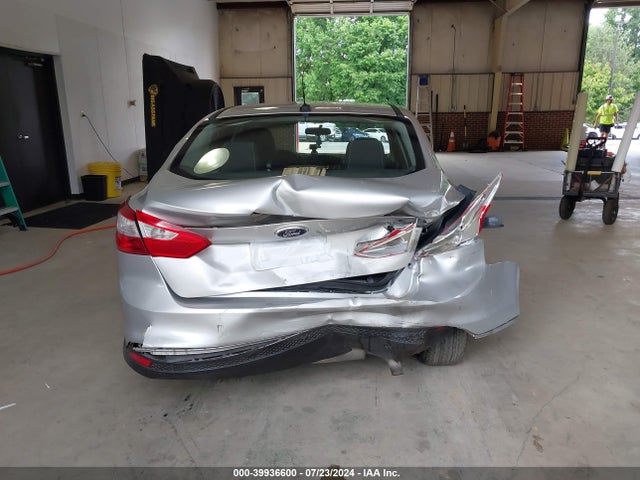 Ford FOCUS SE 2014 1FADP3F22EL301002 Image 16