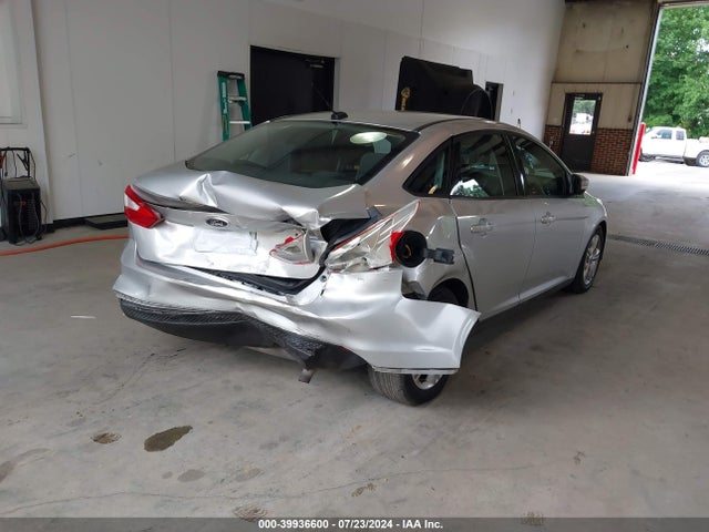 Ford FOCUS SE 2014 1FADP3F22EL301002 Image 4