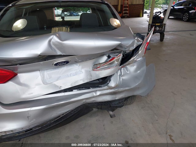 Ford FOCUS SE 2014 1FADP3F22EL301002 Image 6