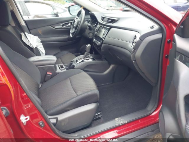 5N1AT2MV9JC757018 Nissan ROGUE SV