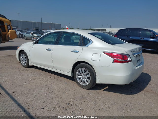 Nissan Altima 2.5 S 2015 1N4AL3AP8FC587070 Image 3