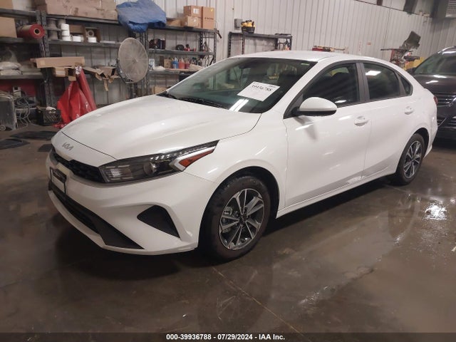KIA Forte Lxs 2024 3KPF24AD0RE775657 Image 2