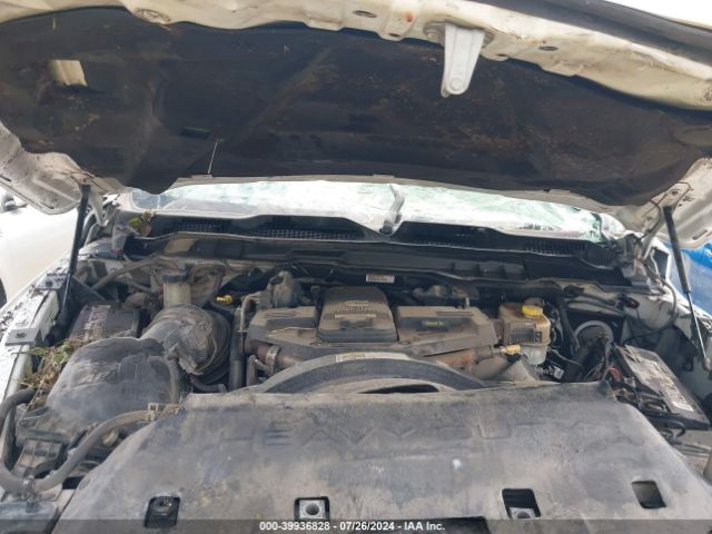 3C6UR5HL6HG615069 RAM 2500 Tradesman  4x4 8' Box