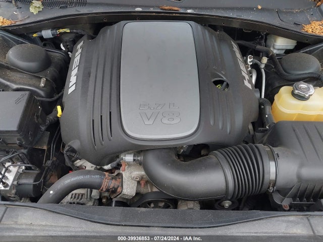 2C3CCAKT8EH179588 Chrysler 300c Awd