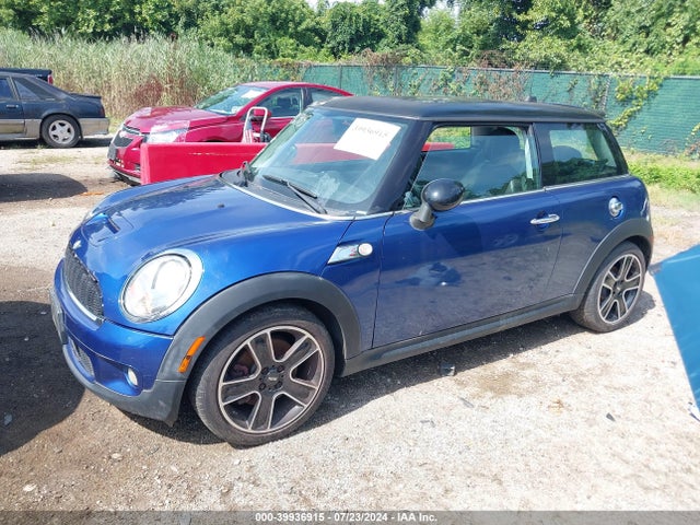 2007 MINI COOPER S WMWMF73597TL90831 Photo 1