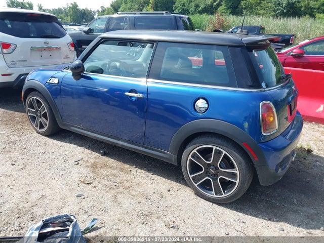 2007 MINI COOPER S WMWMF73597TL90831 Photo 2