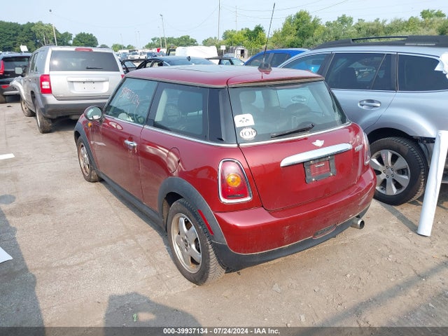 2007 MINI COOPER WMWMF33567TT55057 Photo 2